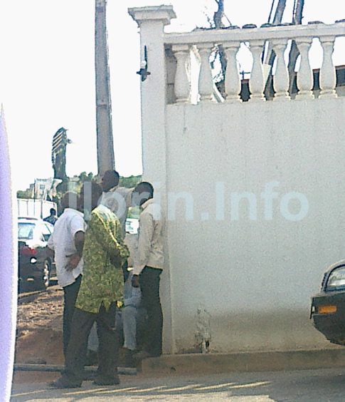 Mourners gathering at Olusola Saraki's Ilofa road residence in Ilorin